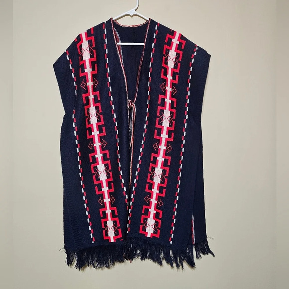 Vintage 70's Poncho Shawl Sweater Boho One Size Fits Most Navy Blue Red Knit - Picture 1 of 5